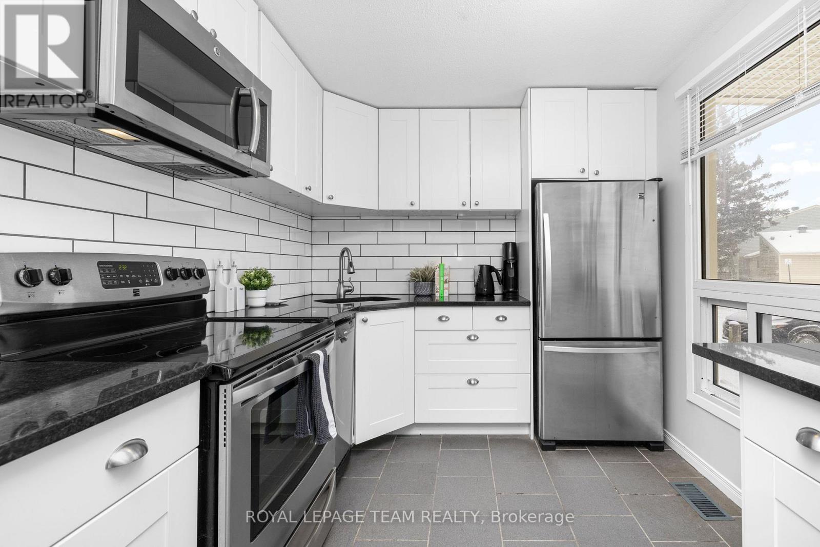 35 Malvern Drive, Ottawa, Ontario  K2J 1M8 - Photo 6 - X12796922