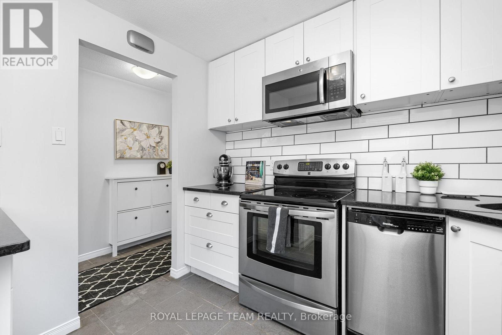 35 Malvern Drive, Ottawa, Ontario  K2J 1M8 - Photo 7 - X12796922