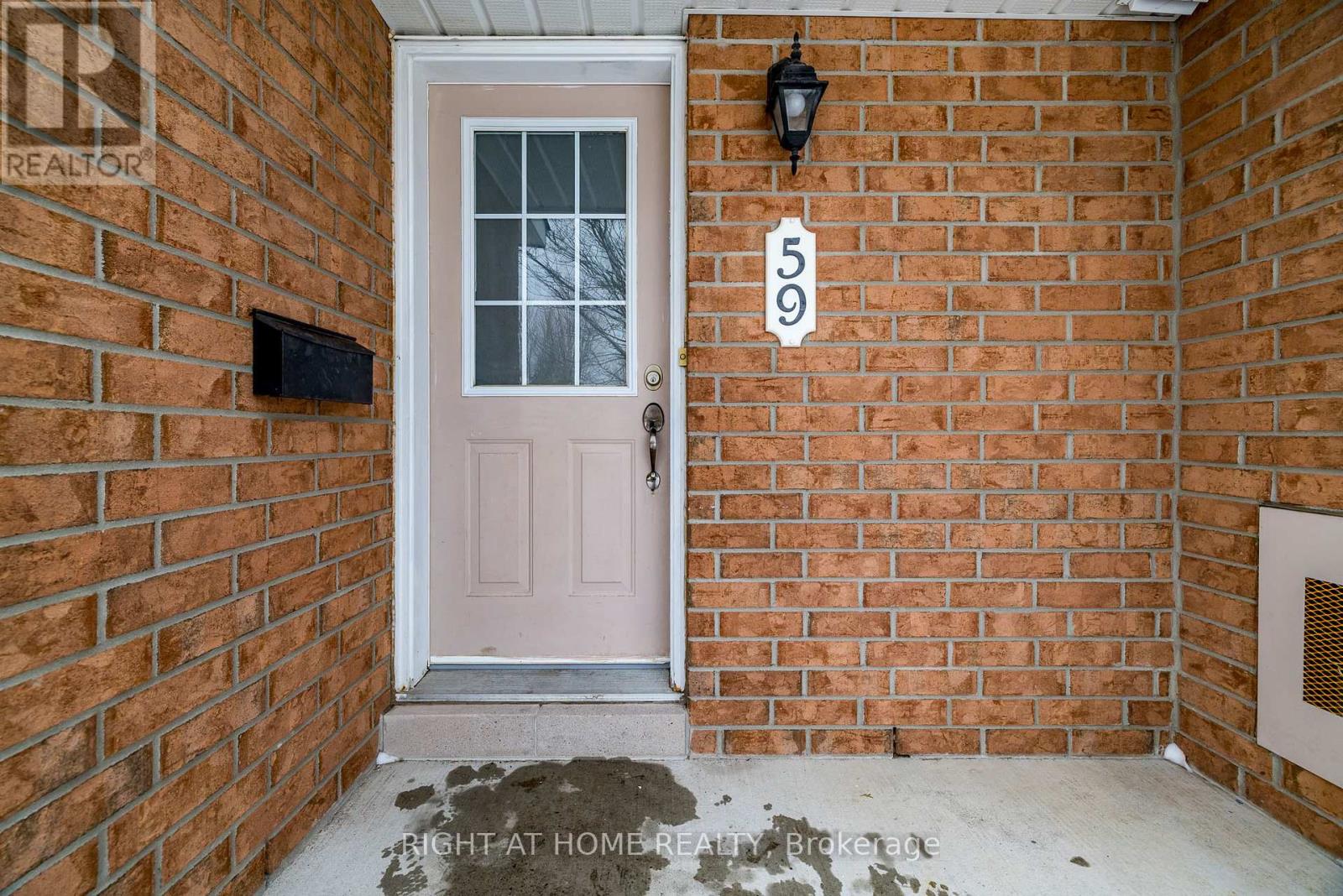 59 Scampton Drive, Ottawa, Ontario  K2W 1E7 - Photo 2 - X12796942