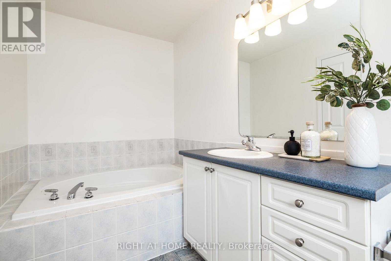 59 Scampton Drive, Ottawa, Ontario  K2W 1E7 - Photo 21 - X12796942