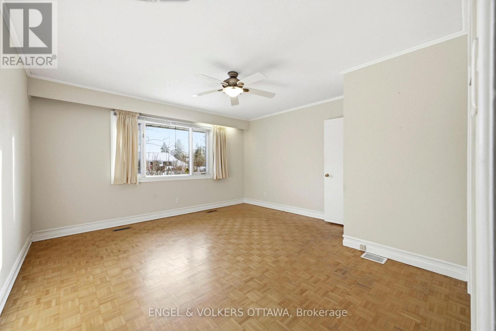 49 Inverness Avenue, Ottawa, Ontario  K2E 6N6 - Photo 15 - X12797082