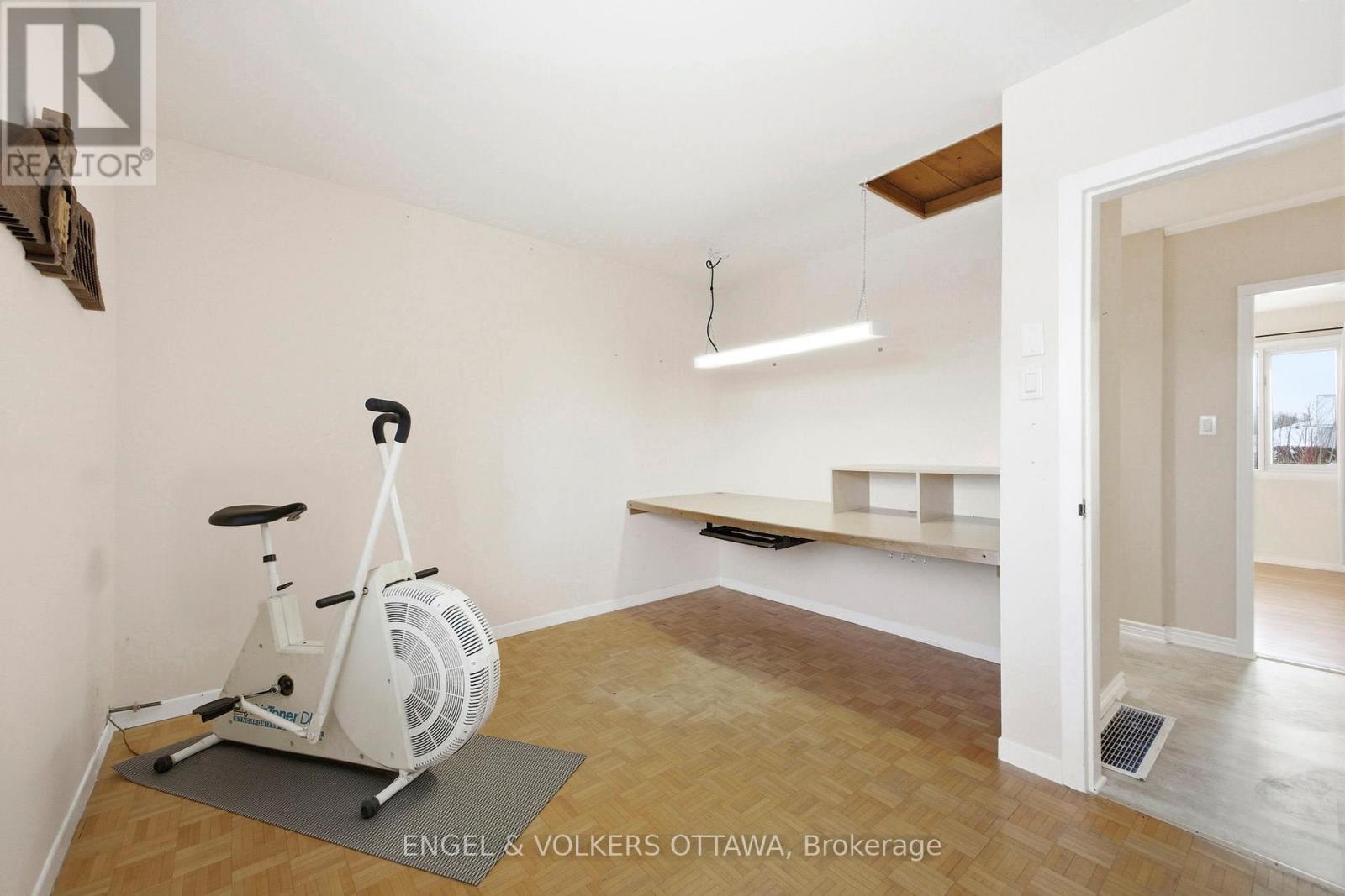 49 Inverness Avenue, Ottawa, Ontario  K2E 6N6 - Photo 21 - X12797082