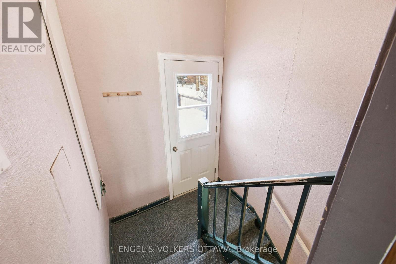 49 Inverness Avenue, Ottawa, Ontario  K2E 6N6 - Photo 24 - X12797082