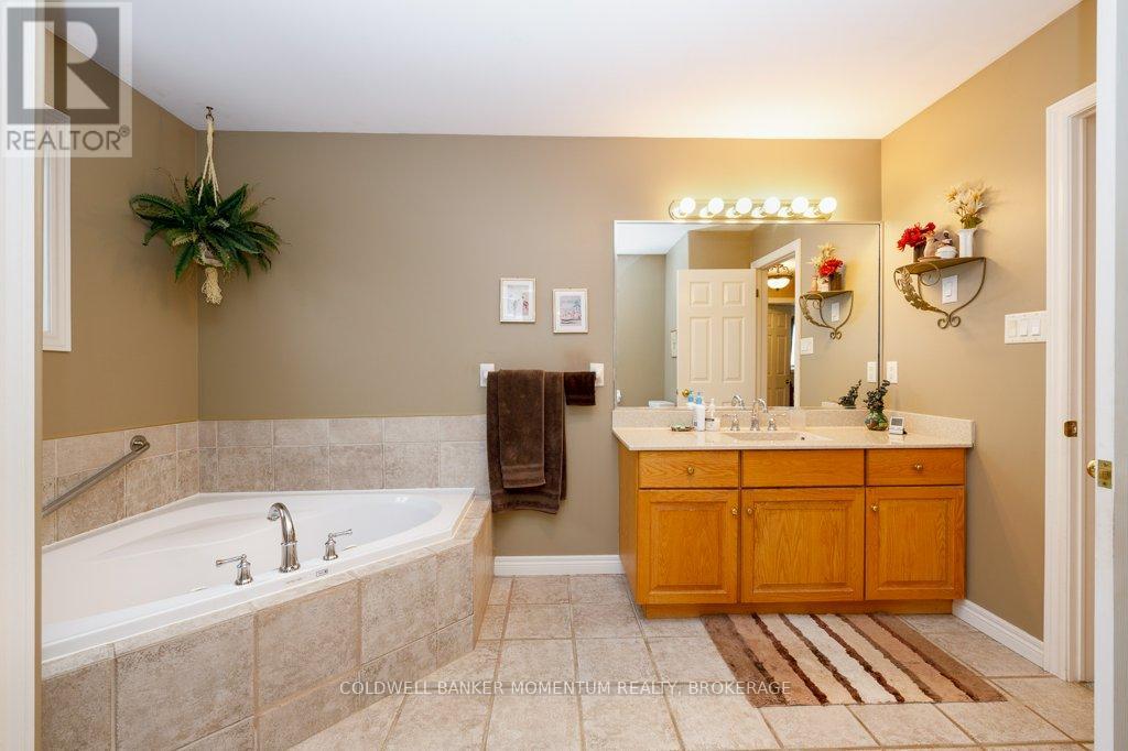 5387 Beaver Valley Way, Niagara Falls, Ontario  L2H 3K4 - Photo 30 - X12796780