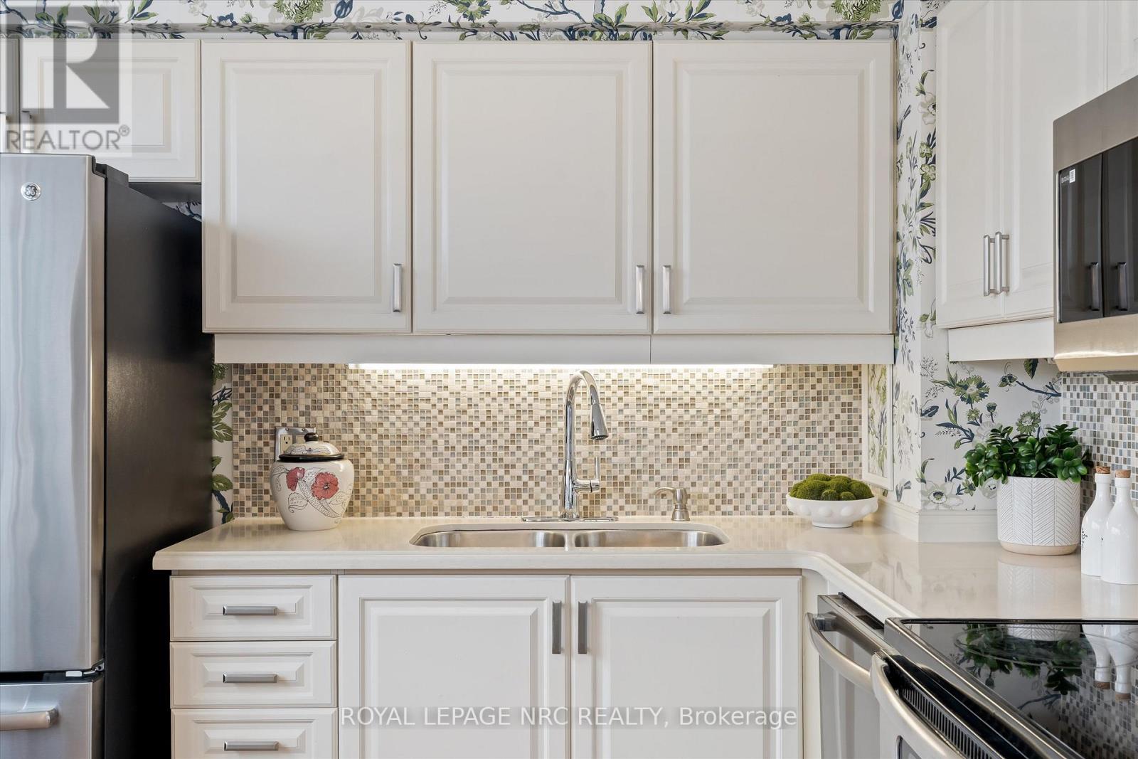 303 - 3 Towering Hts Boulevard, St. Catharines, Ontario  L2T 4A4 - Photo 14 - X12796886