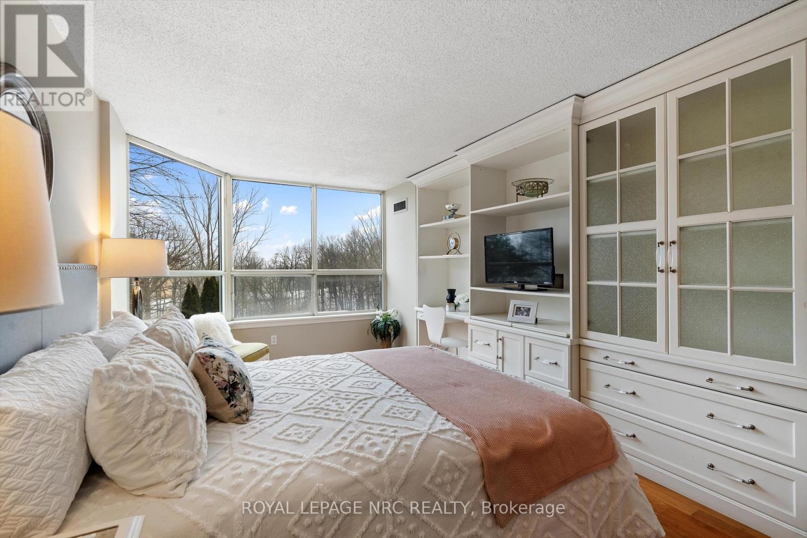 303 - 3 Towering Hts Boulevard, St. Catharines, Ontario  L2T 4A4 - Photo 22 - X12796886