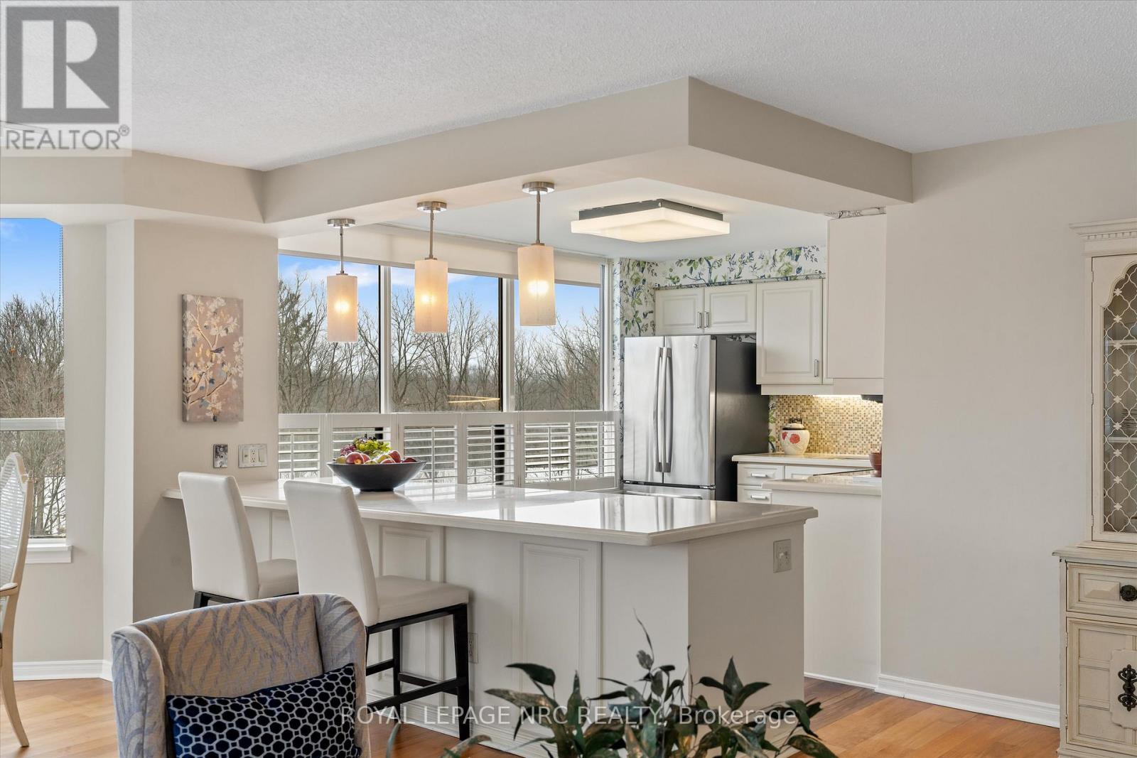 303 - 3 Towering Hts Boulevard, St. Catharines, Ontario  L2T 4A4 - Photo 3 - X12796886