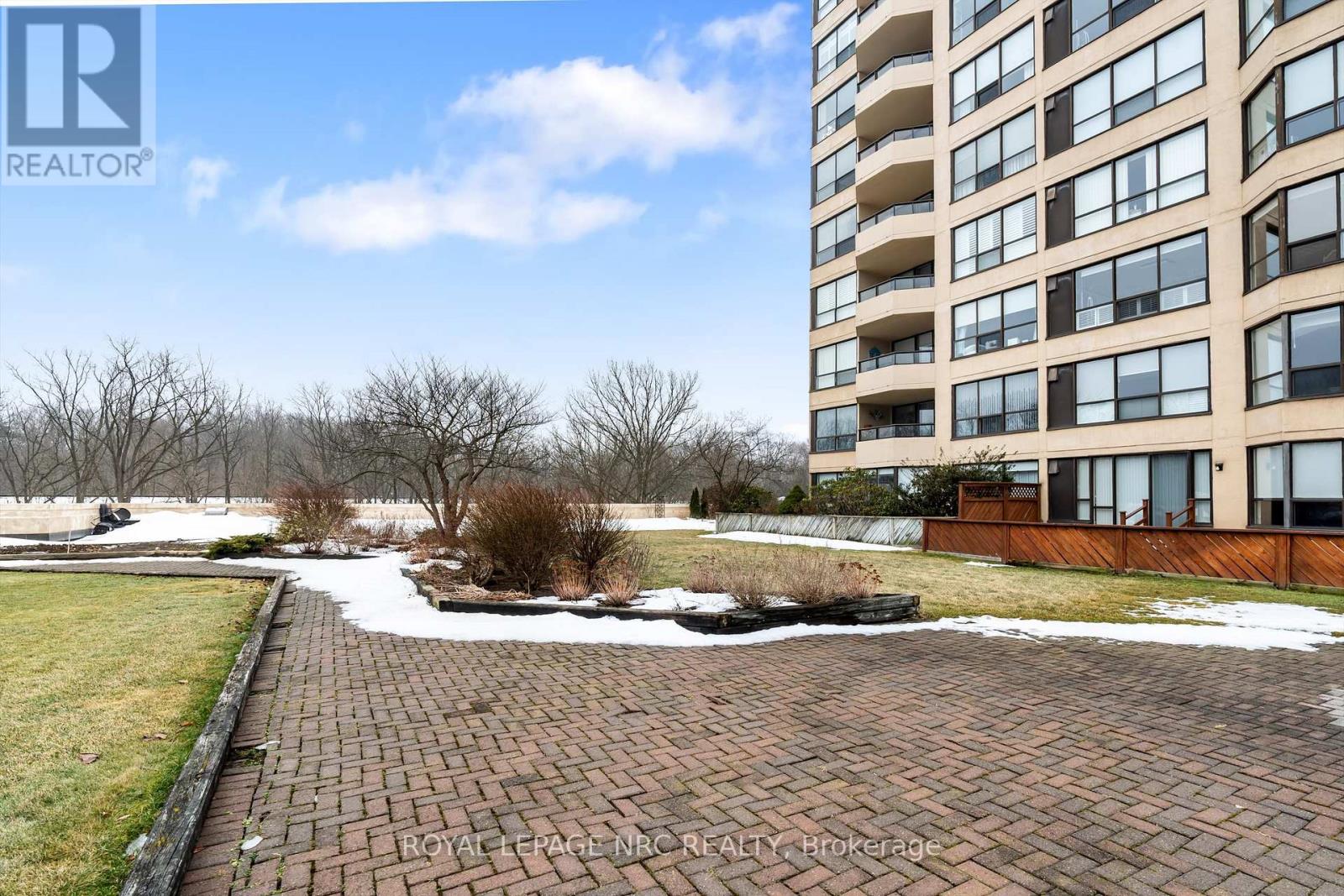 303 - 3 Towering Hts Boulevard, St. Catharines, Ontario  L2T 4A4 - Photo 32 - X12796886