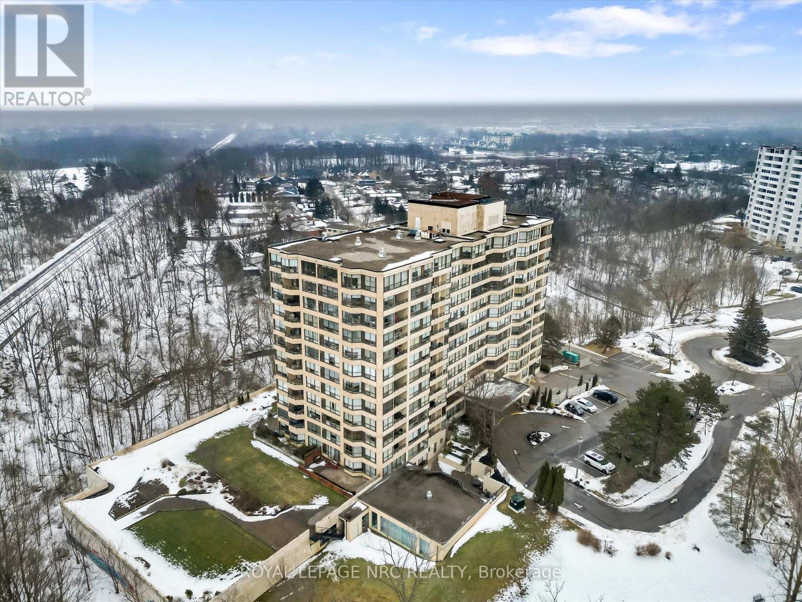 303 - 3 Towering Hts Boulevard, St. Catharines, Ontario  L2T 4A4 - Photo 38 - X12796886