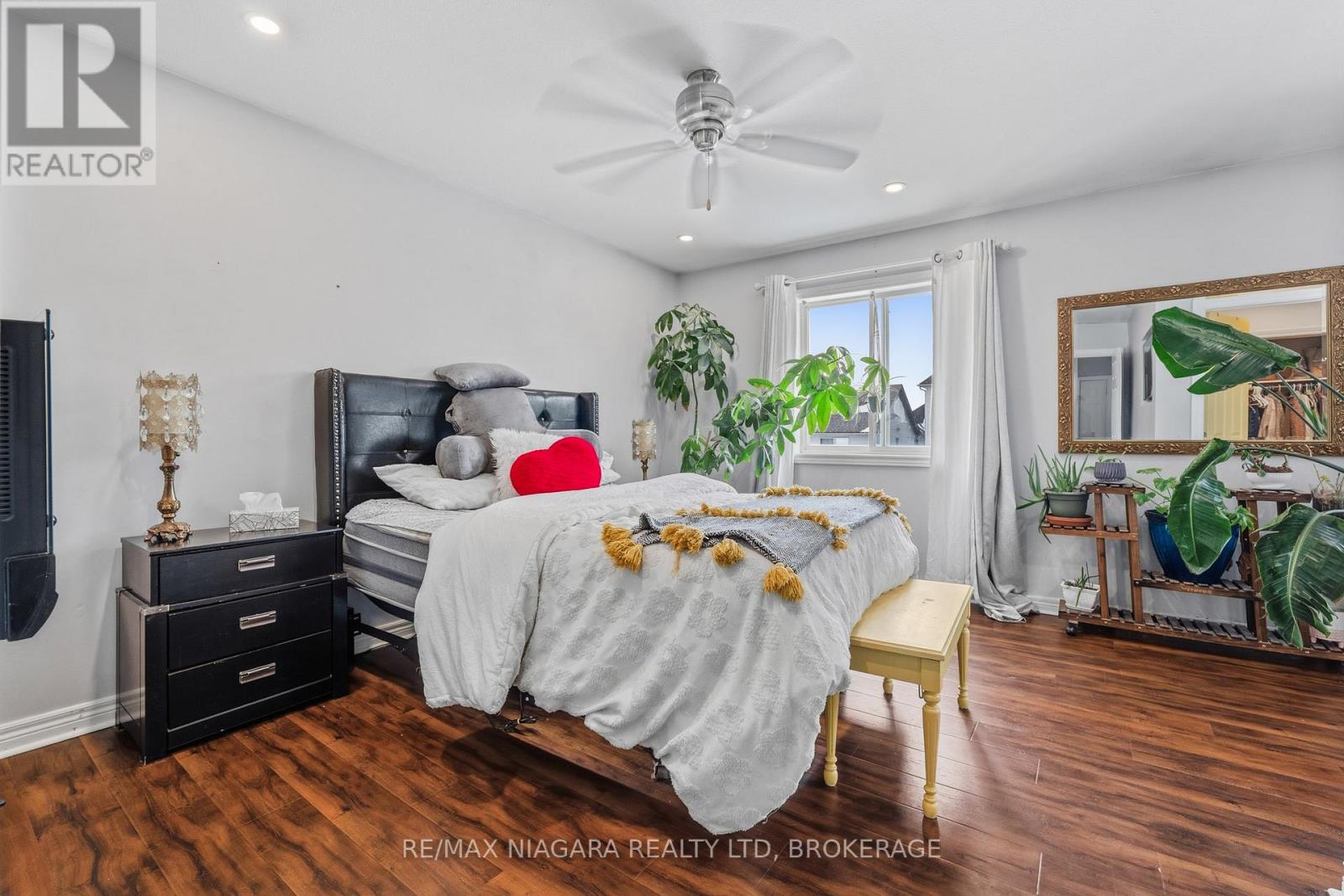 865 Canada Drive, Fort Erie (Lakeshore), Ontario  L2A 6S5 - Photo 12 - X12797032