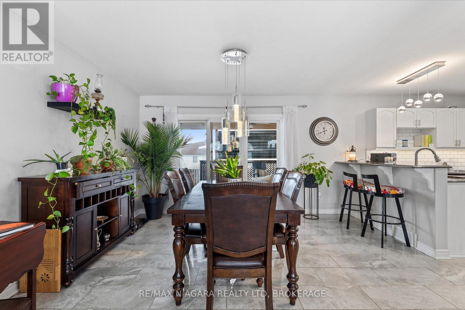 865 Canada Drive, Fort Erie (Lakeshore), Ontario  L2A 6S5 - Photo 8 - X12797032