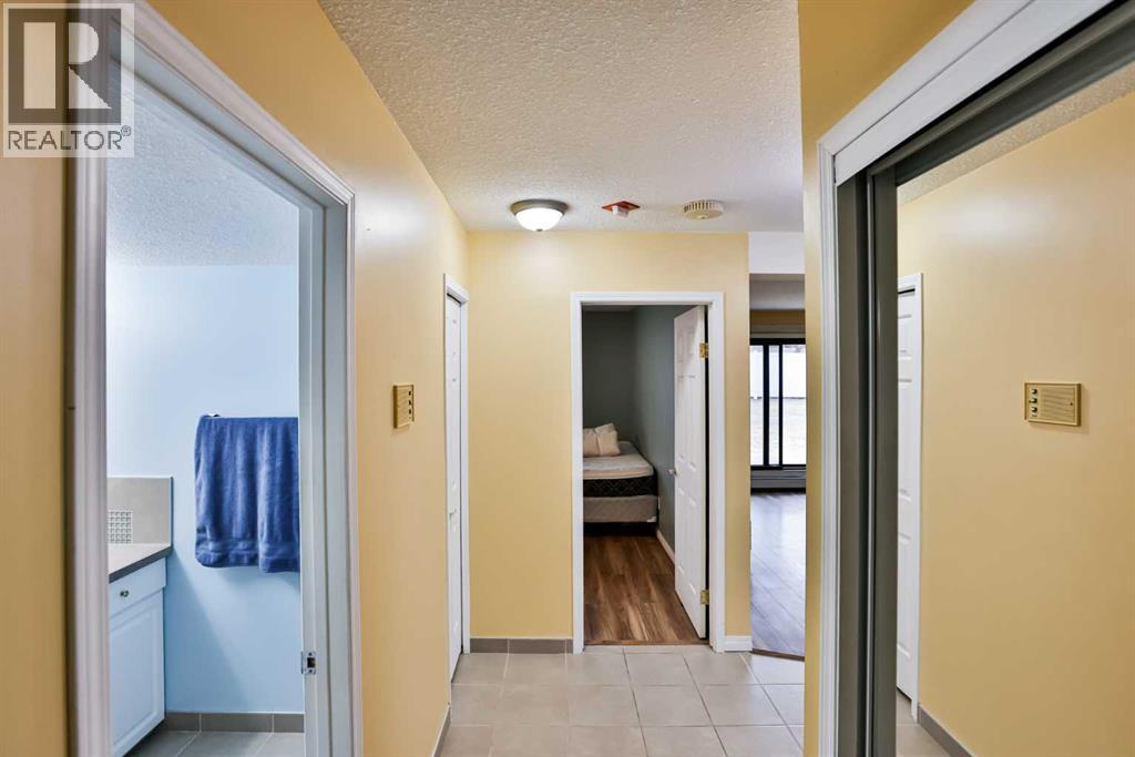 106, 855 Columbia Boulevard W, Lethbridge, Alberta  T1K 5B8 - Photo 2 - A2285874