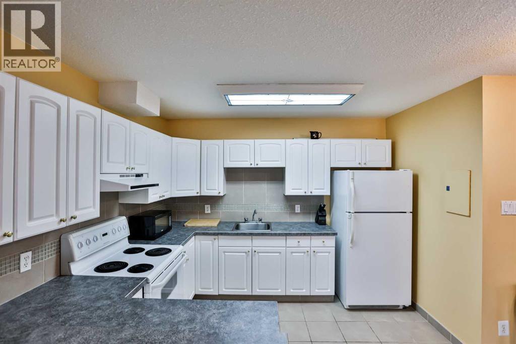 106, 855 Columbia Boulevard W, Lethbridge, Alberta  T1K 5B8 - Photo 5 - A2285874