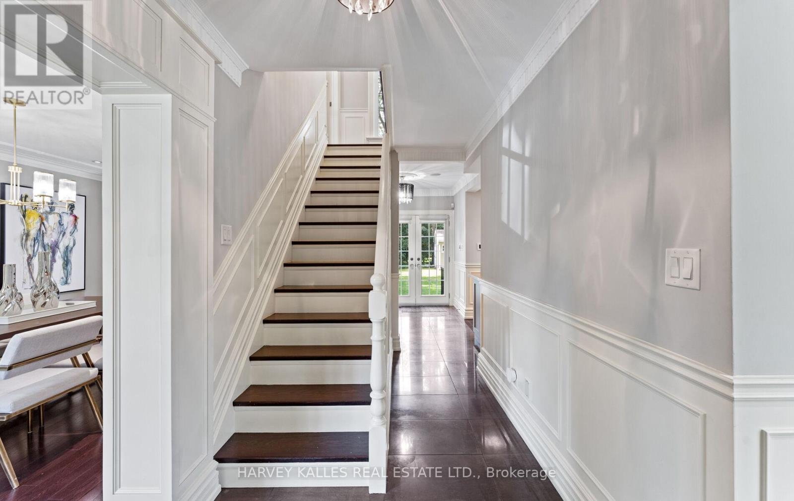 112 Mason Boulevard, Toronto, Ontario  M5M 3E3 - Photo 4 - C12796904