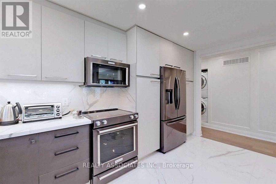 21 Burleigh Heights Drive, Toronto, Ontario  M2K 1Y8 - Photo 10 - C12797050