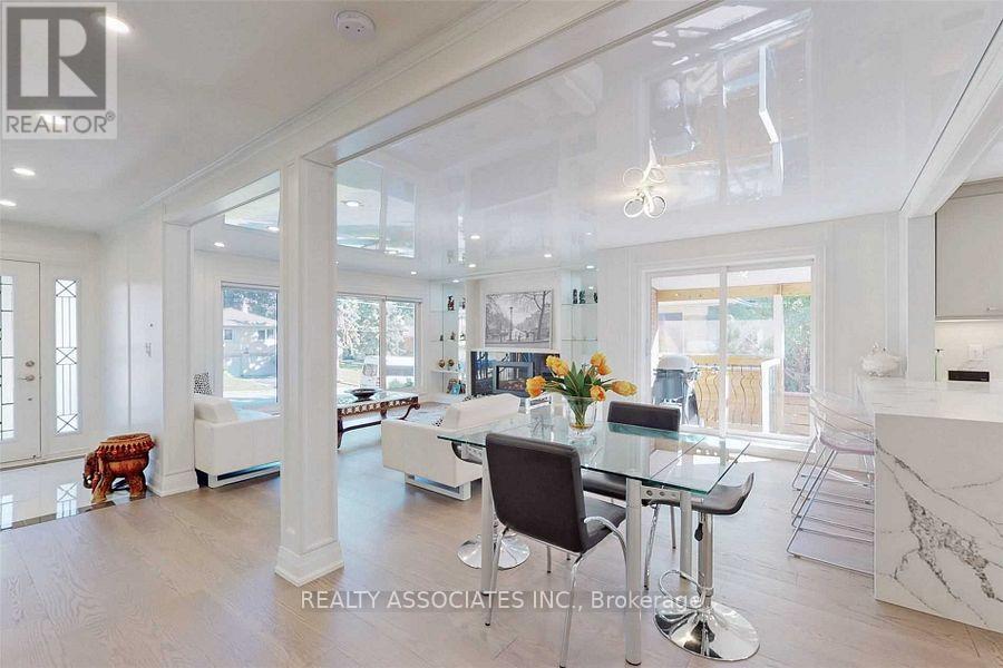 21 Burleigh Heights Drive, Toronto, Ontario  M2K 1Y8 - Photo 11 - C12797050