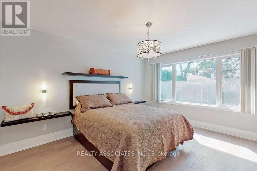 21 Burleigh Heights Drive, Toronto, Ontario  M2K 1Y8 - Photo 14 - C12797050