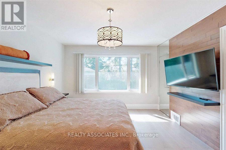 21 Burleigh Heights Drive, Toronto, Ontario  M2K 1Y8 - Photo 16 - C12797050