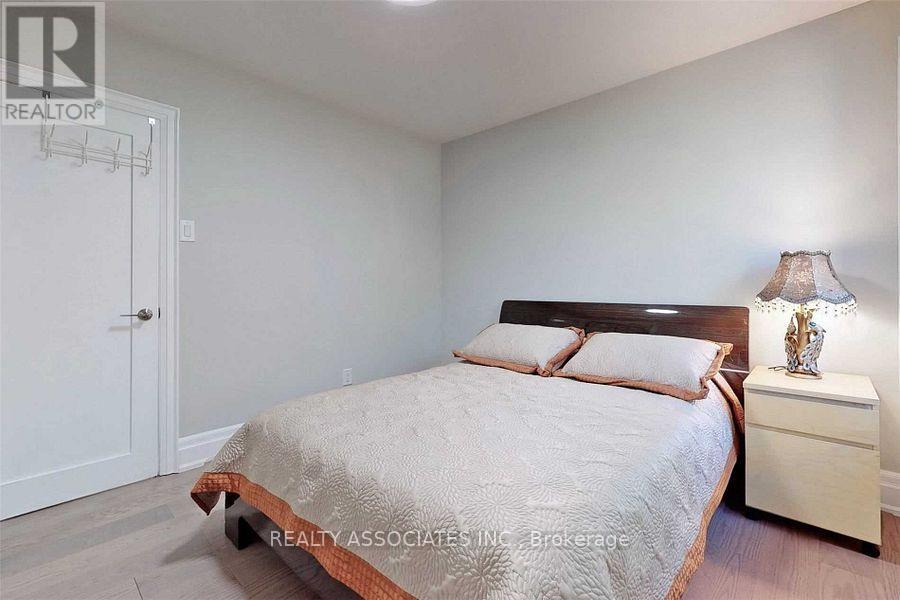 21 Burleigh Heights Drive, Toronto, Ontario  M2K 1Y8 - Photo 19 - C12797050