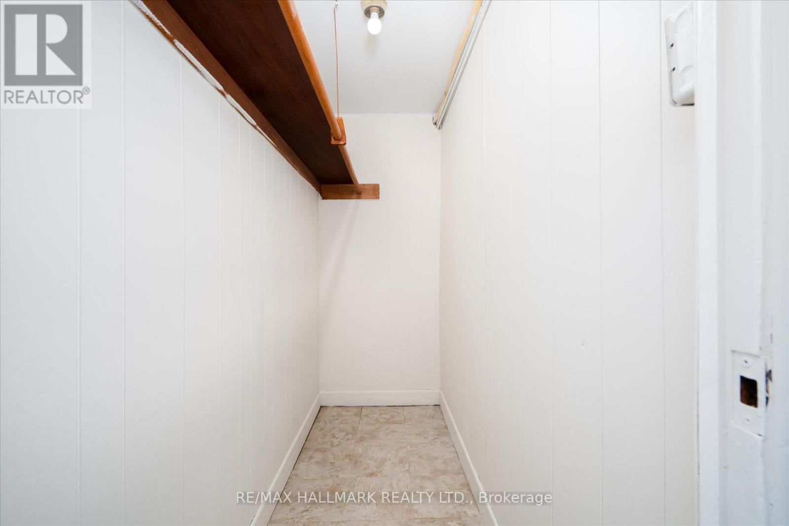 Lower 1 - 224 Pickering Street, Toronto, Ontario  M4E 3J8 - Photo 9 - E12796750