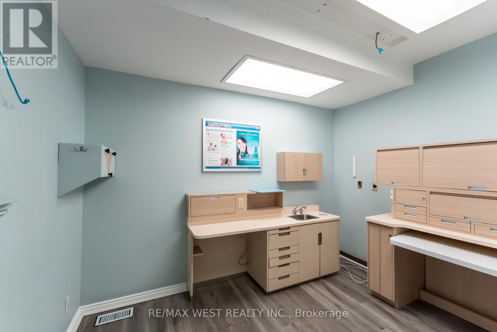 Main Floor - 106 Brock Street N, Whitby (Downtown Whitby), Ontario  L1N 4H2 - Photo 20 - E12796830