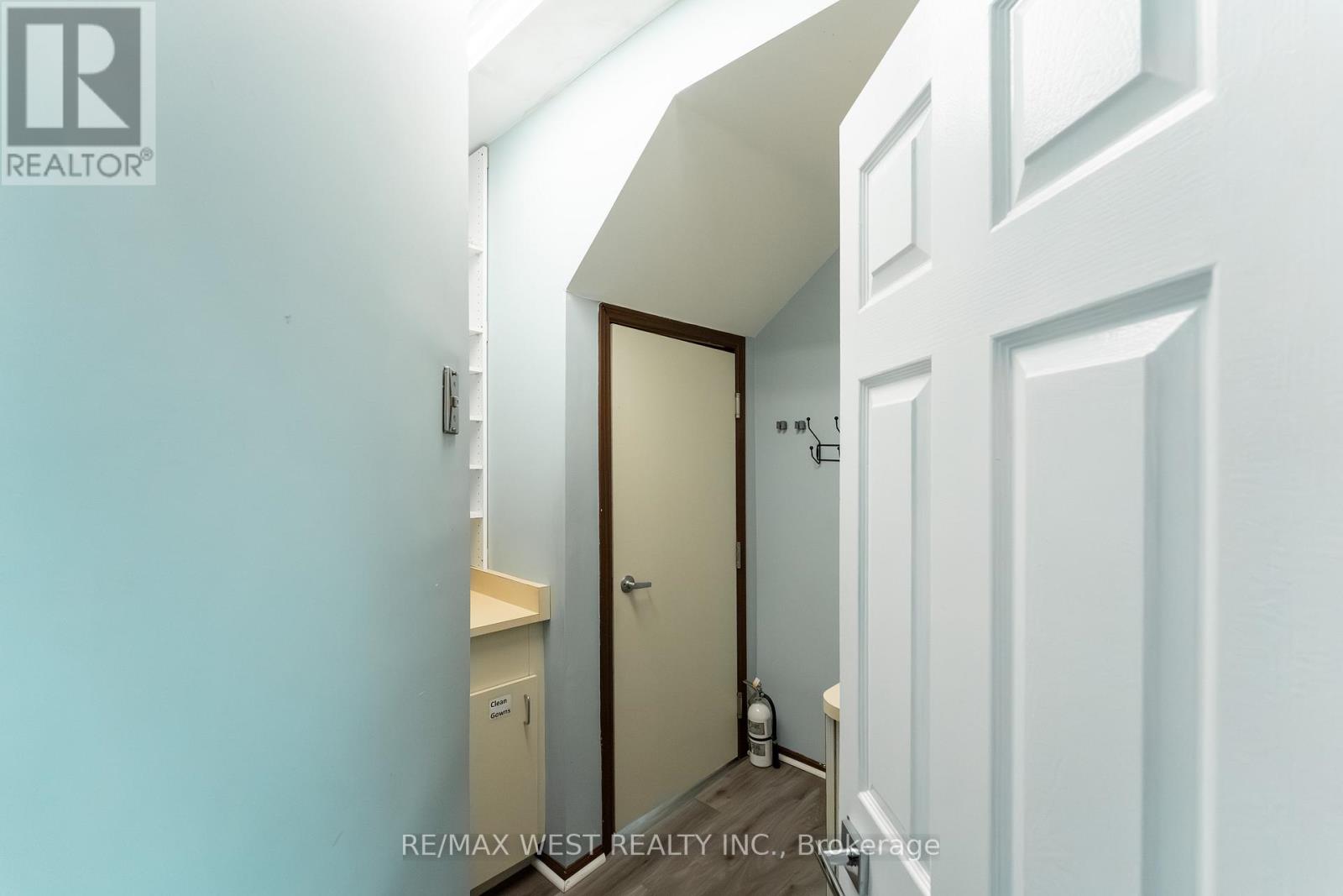 Main Floor - 106 Brock Street N, Whitby (Downtown Whitby), Ontario  L1N 4H2 - Photo 21 - E12796830