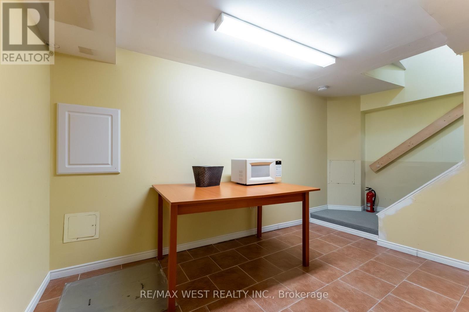 Main Floor - 106 Brock Street N, Whitby (Downtown Whitby), Ontario  L1N 4H2 - Photo 44 - E12796830