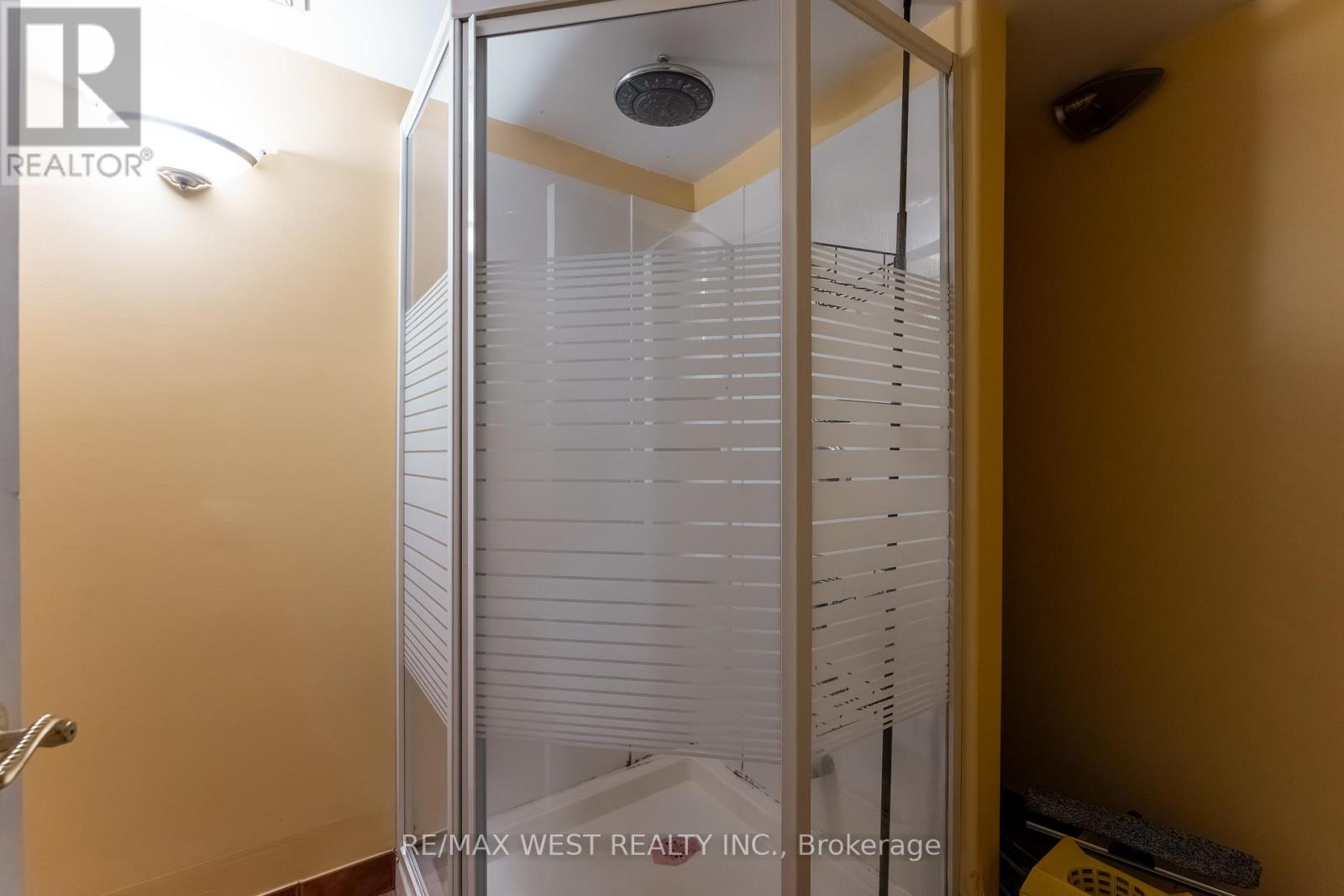 Main Floor - 106 Brock Street N, Whitby (Downtown Whitby), Ontario  L1N 4H2 - Photo 49 - E12796830