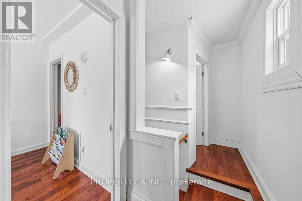 146 King Edward Avenue, Toronto, Ontario  M4C 5J8 - Photo 15 - E12796906