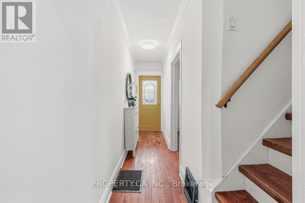 146 King Edward Avenue, Toronto, Ontario  M4C 5J8 - Photo 7 - E12796906