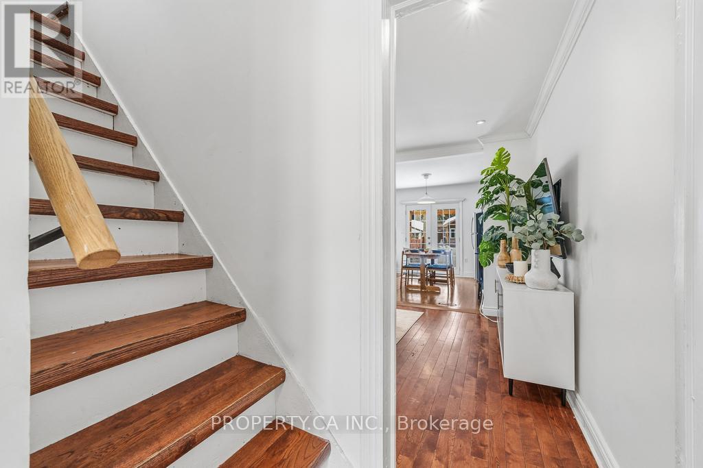 146 King Edward Avenue, Toronto, Ontario  M4C 5J8 - Photo 8 - E12796906