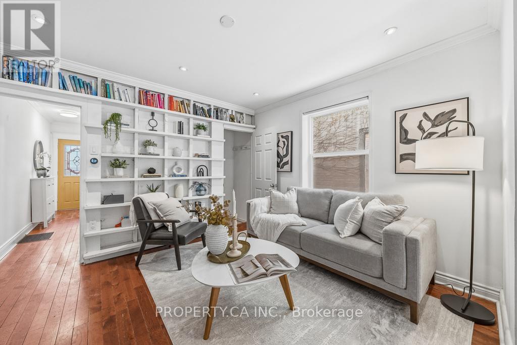 146 King Edward Avenue, Toronto, Ontario  M4C 5J8 - Photo 9 - E12796906