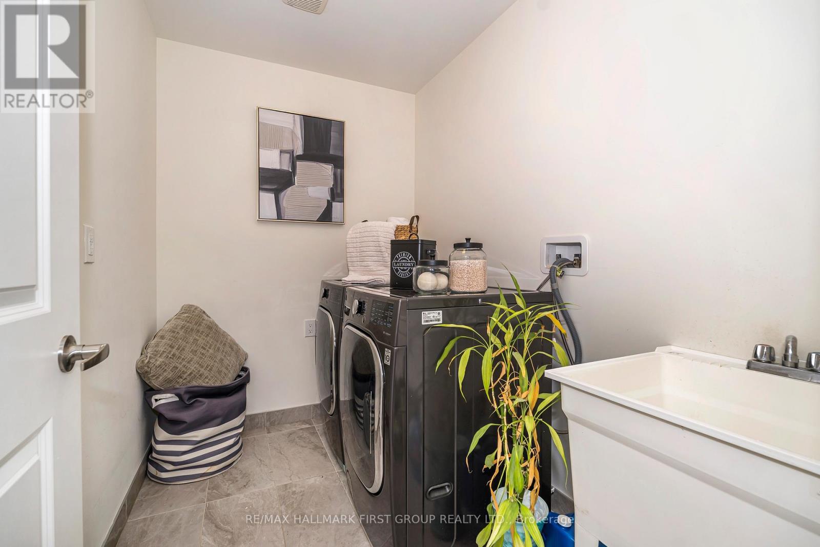 9 Toulouse Street, Whitby, Ontario  L1P 0J2 - Photo 36 - E12797038