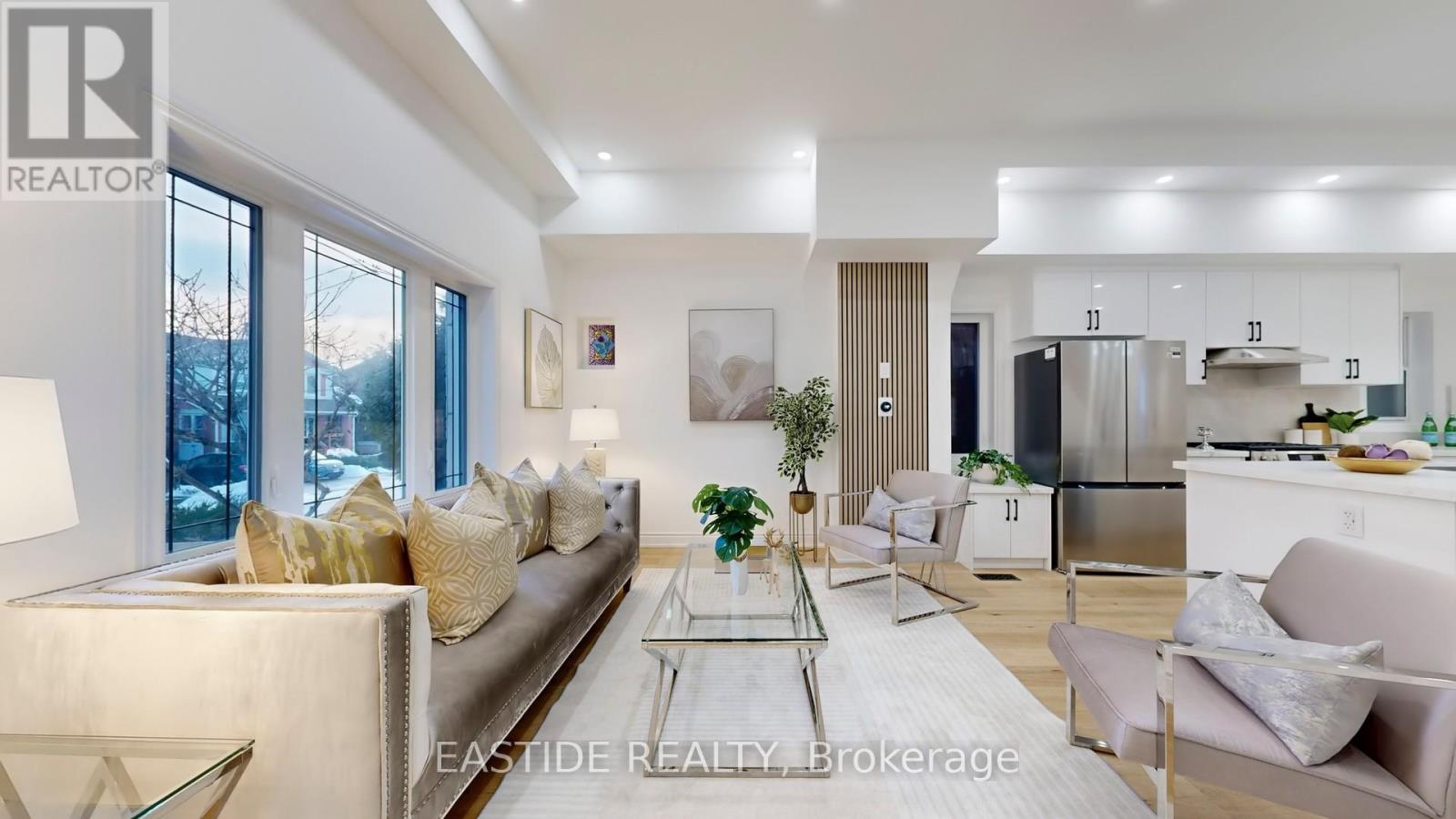 202 QUEENSDALE AVENUE, Toronto, Ontario