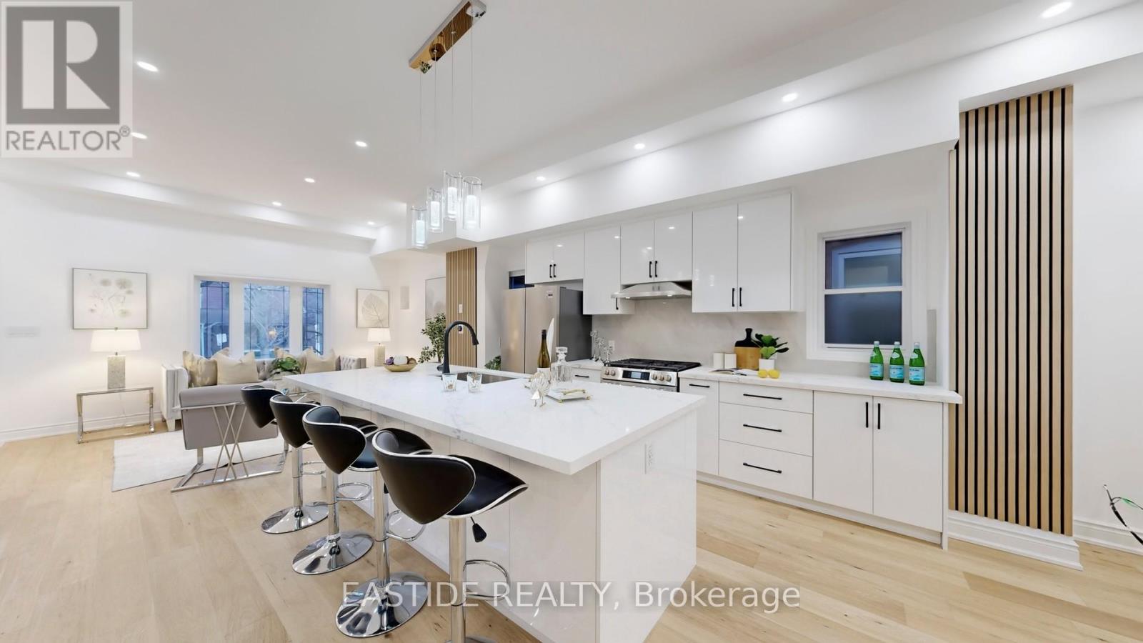 202 Queensdale Avenue, Toronto, Ontario  M4C 2A9 - Photo 8 - E12797080