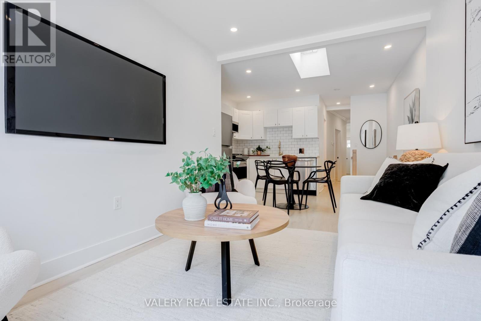 146 Hanson Street, Toronto, Ontario  M4C 1A4 - Photo 10 - E12797092