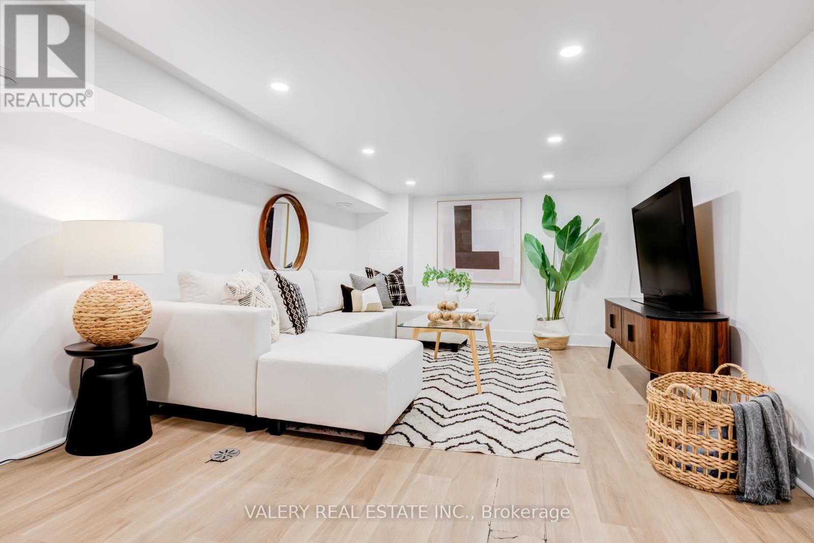 146 Hanson Street, Toronto, Ontario  M4C 1A4 - Photo 14 - E12797092