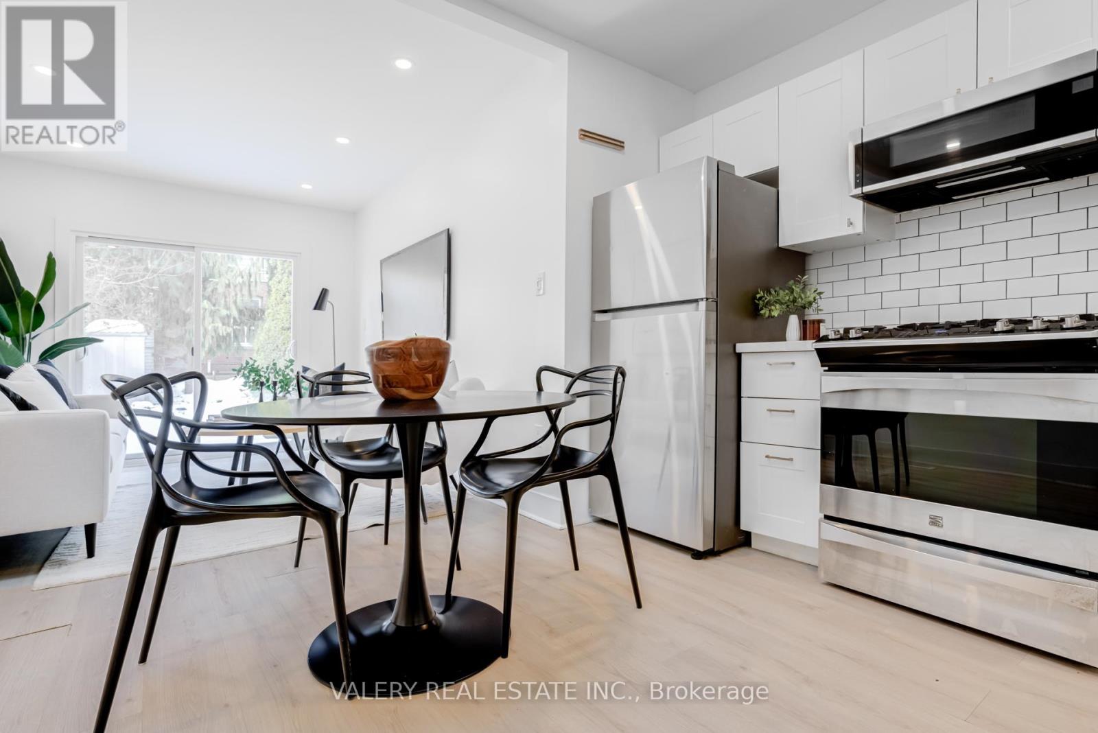 146 Hanson Street, Toronto, Ontario  M4C 1A4 - Photo 4 - E12797092