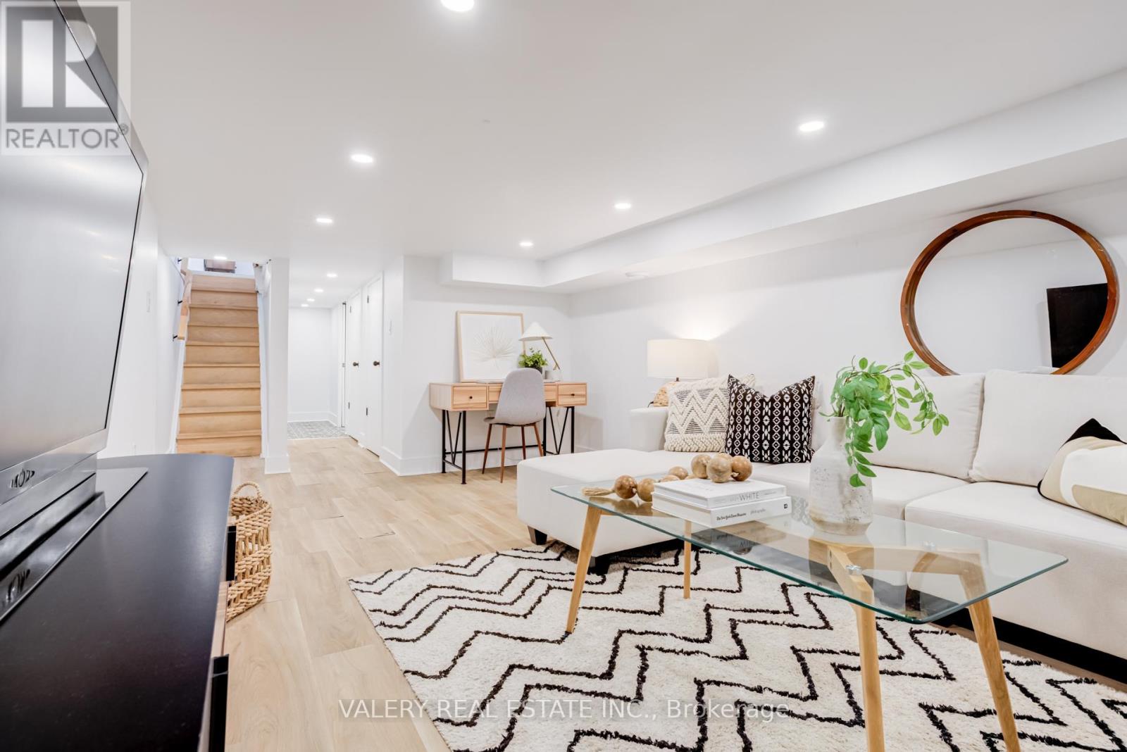 146 Hanson Street, Toronto, Ontario  M4C 1A4 - Photo 5 - E12797092