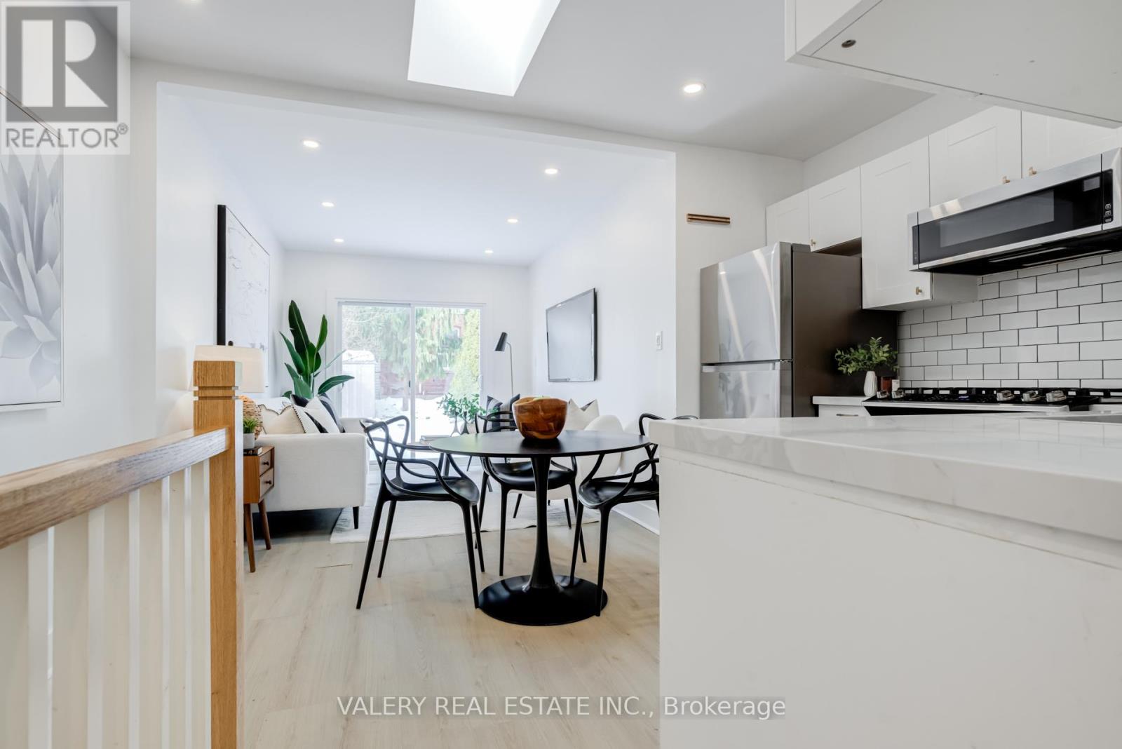 146 Hanson Street, Toronto, Ontario  M4C 1A4 - Photo 7 - E12797092