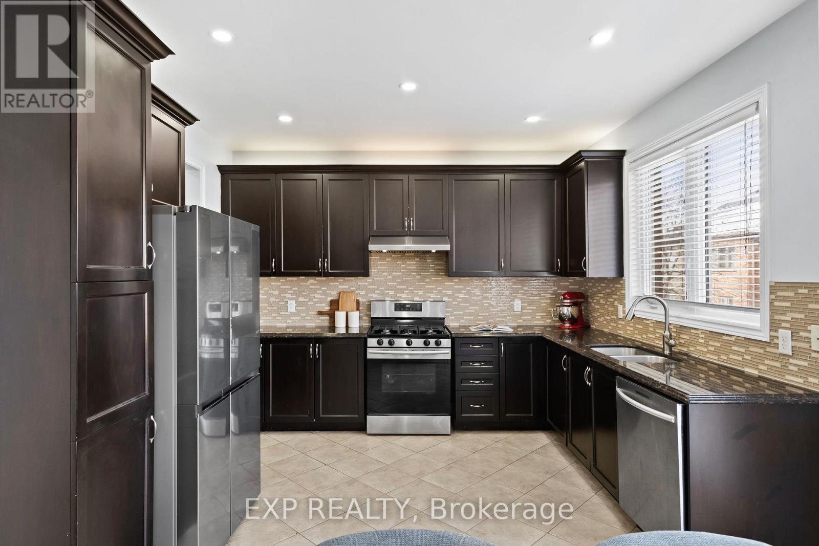 10 Sedore Street, Markham, Ontario  L6E 0K2 - Photo 5 - N12796754