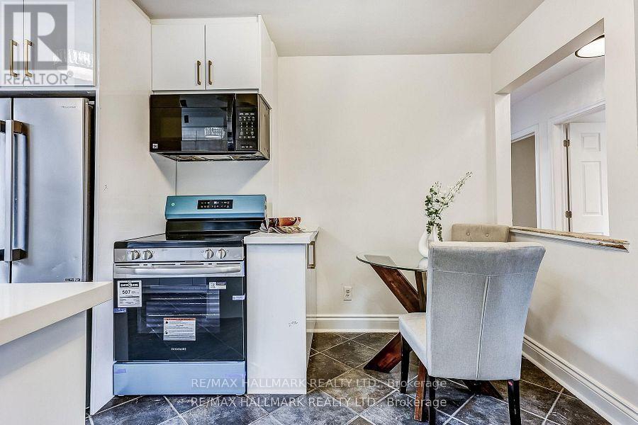 51 Aurora Heights Drive, Aurora, Ontario  L4G 2W6 - Photo 13 - N12796758