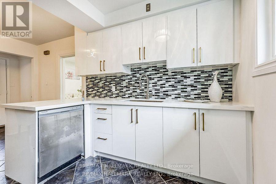 51 Aurora Heights Drive, Aurora, Ontario  L4G 2W6 - Photo 14 - N12796758