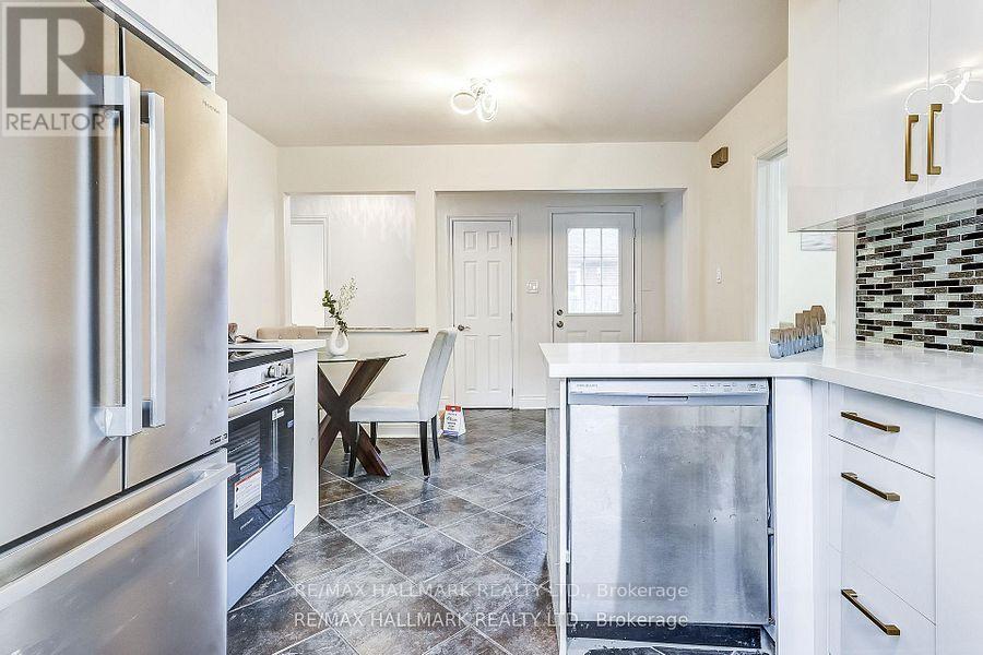 51 Aurora Heights Drive, Aurora, Ontario  L4G 2W6 - Photo 15 - N12796758