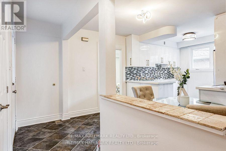 51 Aurora Heights Drive, Aurora, Ontario  L4G 2W6 - Photo 16 - N12796758