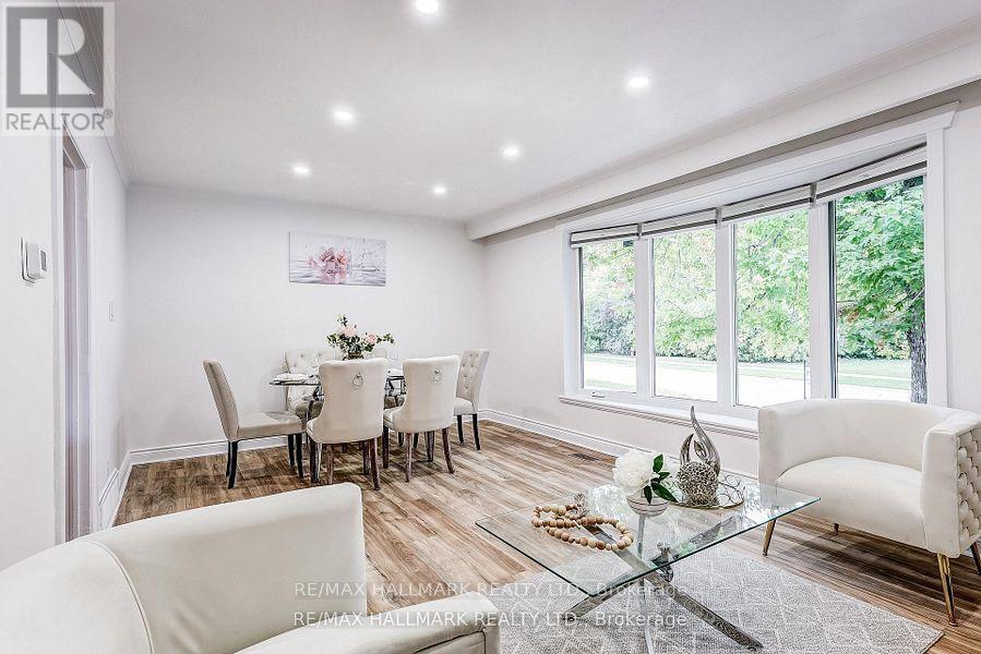 51 Aurora Heights Drive, Aurora, Ontario  L4G 2W6 - Photo 6 - N12796758