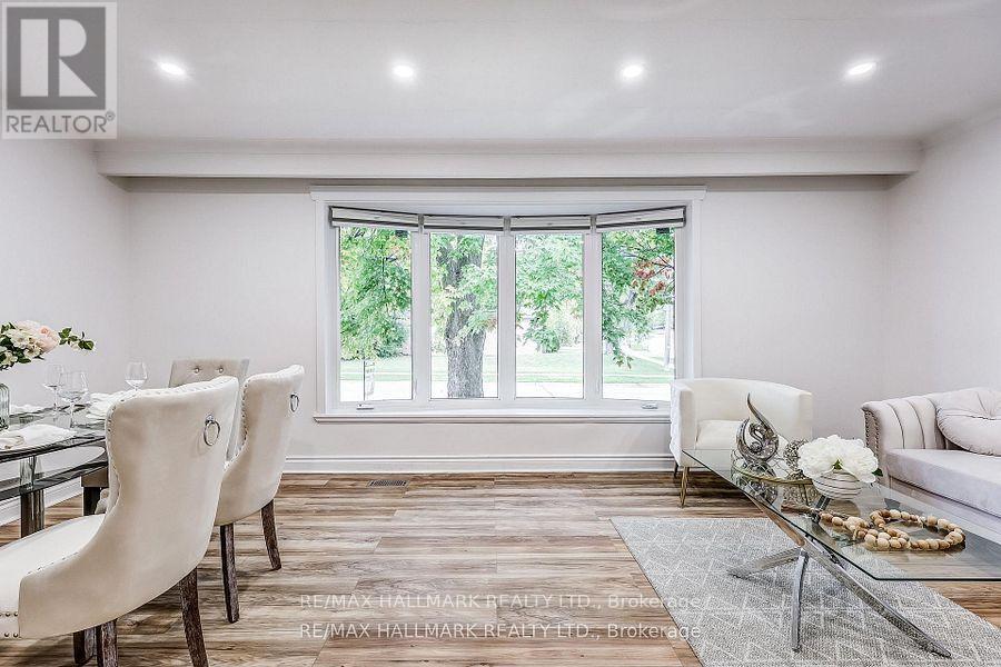 51 Aurora Heights Drive, Aurora, Ontario  L4G 2W6 - Photo 7 - N12796758