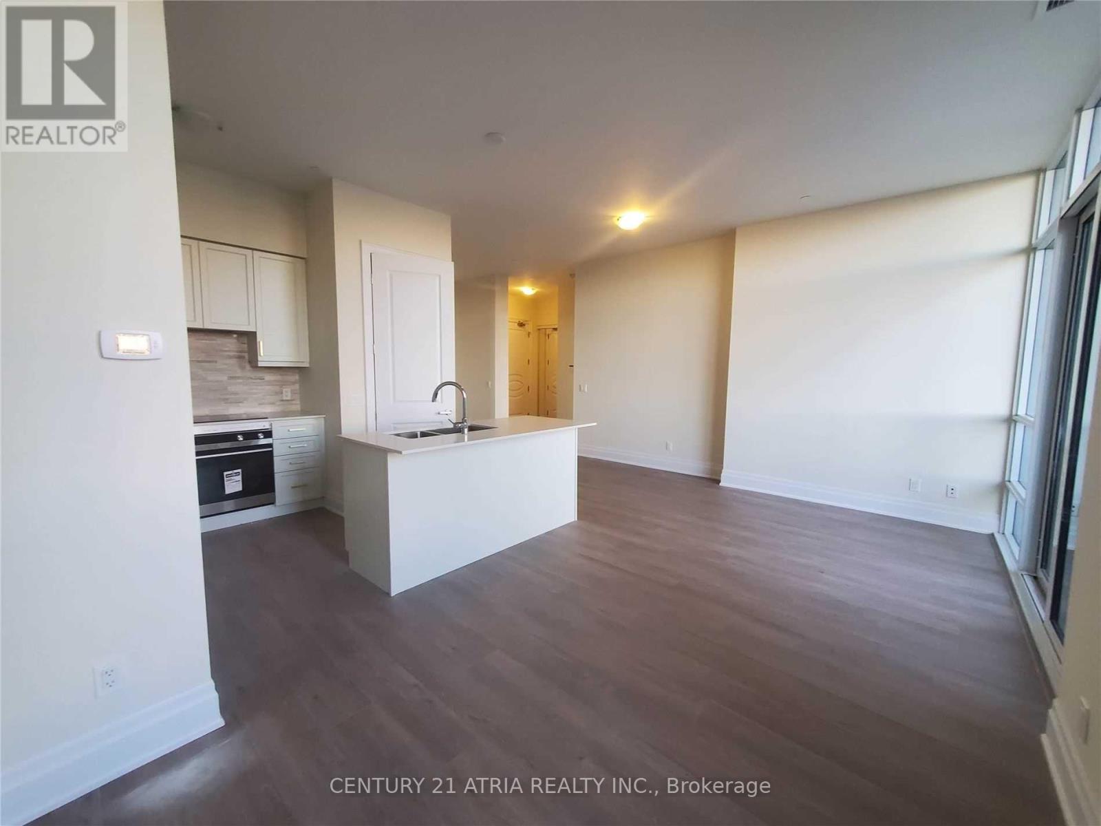 102 - 9085 Jane Street, Vaughan, Ontario  L4K 0L8 - Photo 1 - N12796772