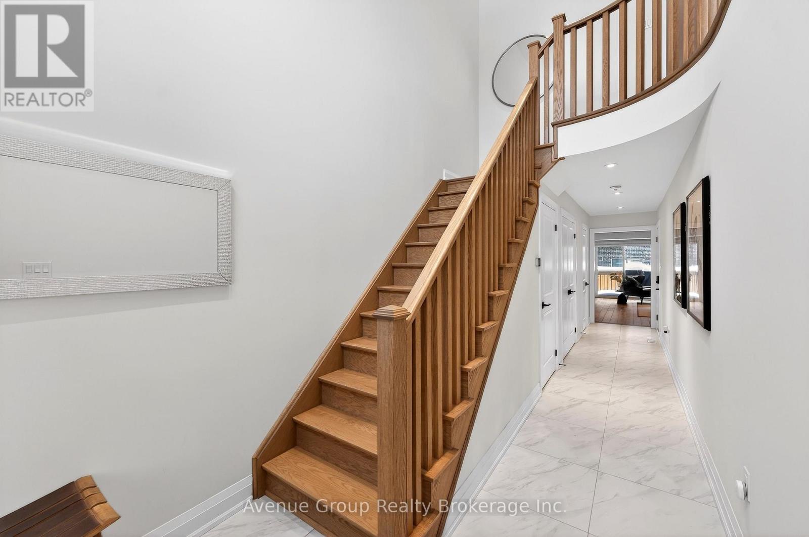 919 Isaac Phillips Way, Newmarket, Ontario  L3X 0M7 - Photo 2 - N12796870