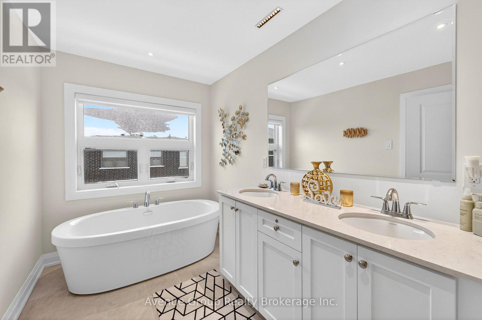 919 Isaac Phillips Way, Newmarket, Ontario  L3X 0M7 - Photo 25 - N12796870